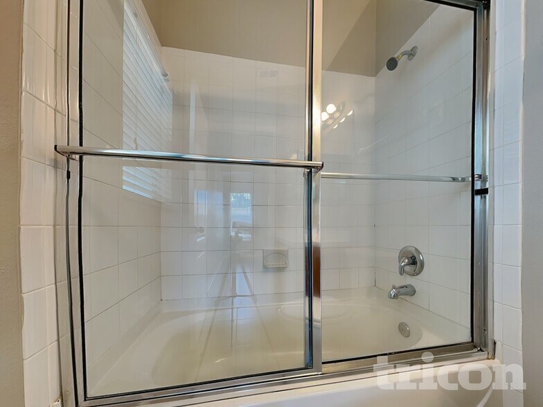 Building Photo - 25921 Terrawood Loop