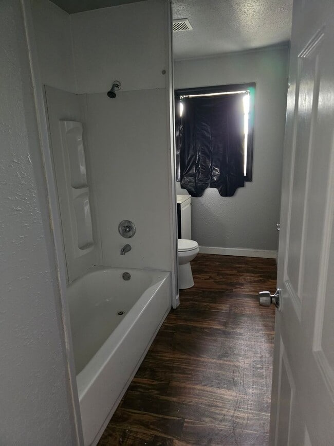 Building Photo - Cute 3bed/1bath