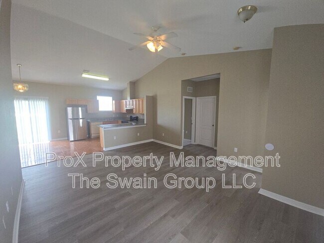 Building Photo - 1428 Bluff Loop