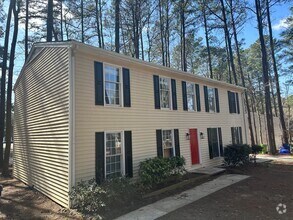 Building Photo - Stunning 2-bedroom, 2-bathroom Apartment
