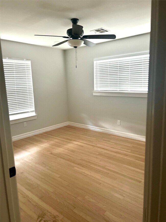 Building Photo - 2426 Tannehill Dr