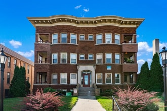 Building Photo - 2311 W Wisconsin Ave