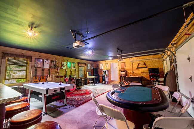 Building Photo - 7223 Ferry Rd