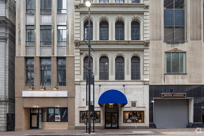 Building Photo - The Lofts at Fountain Square
