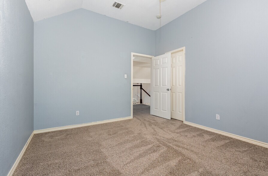 Building Photo - 1144 Taylor Ln