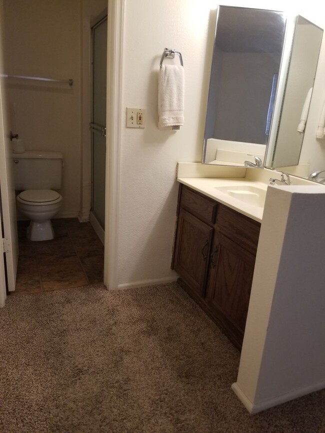 Building Photo - COMING SOON 2 BEDROOM 2 BATH CONDO WOODGLE...