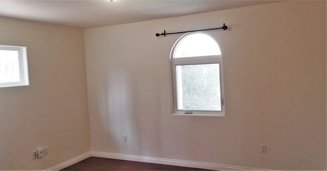 Building Photo - Amazing 2-Story 4 Bdr 3 Bath Family Home i...