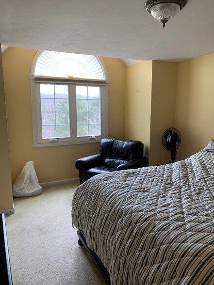 Building Photo - 1804 Oakwood St