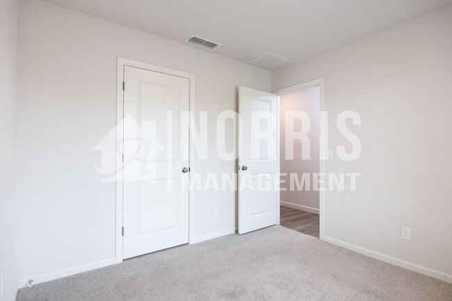 Building Photo - Beautiful New Home in Arizona City