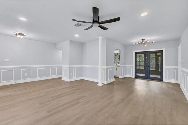 Building Photo - 4290 Yucatan Cir