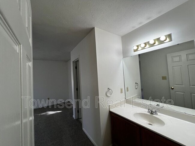 Building Photo - 1051 Ancestry Dr