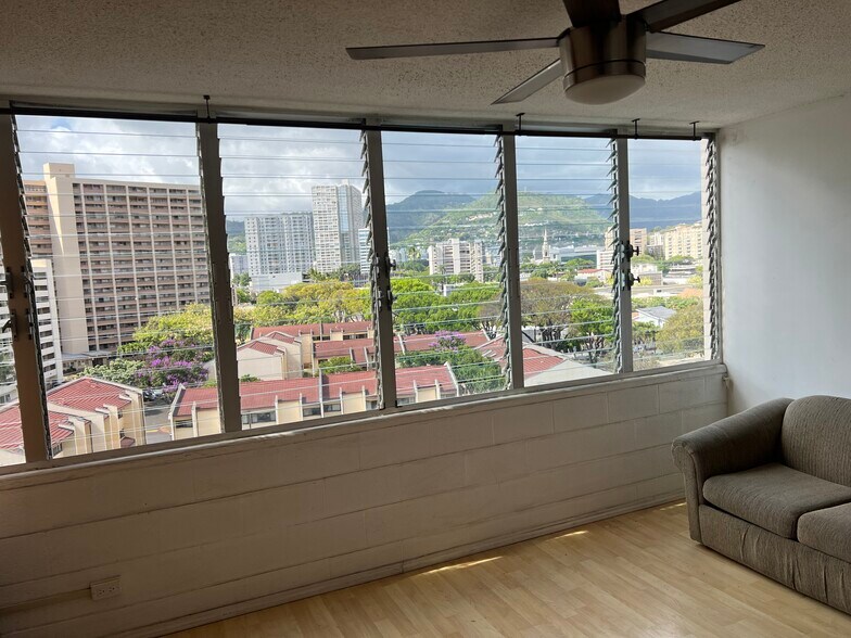 Studio View - 1650 Kanunu St