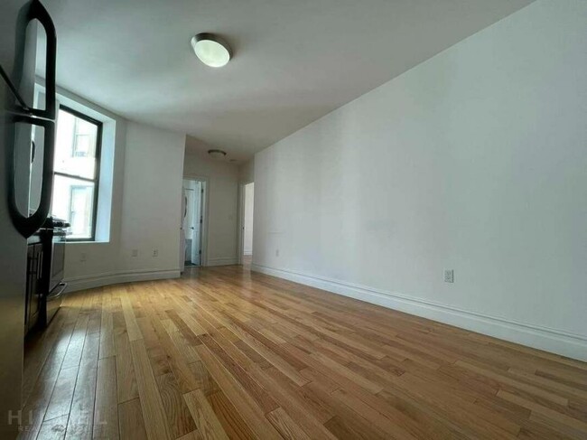 Building Photo - 1 bedroom in ASTORIA NY 11106