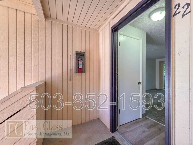 Building Photo - 3618 SW Beaverton Hillsdale Hwy