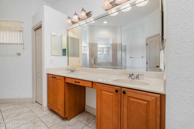 Building Photo - 3641 Gatlin Dr