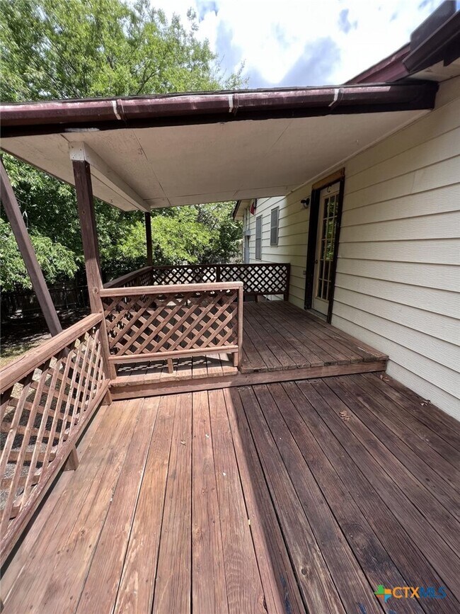 Building Photo - 2104 Terrace Dr