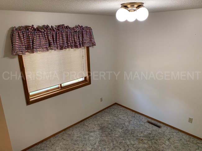 Building Photo - 2509 S Groveland Ave