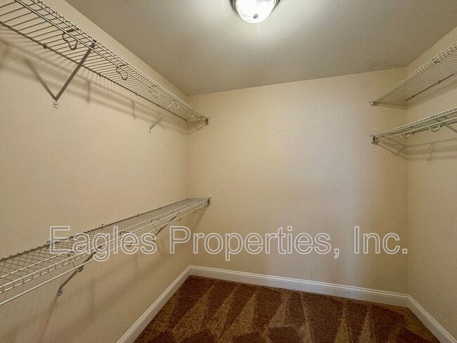 Building Photo - 114 Quail Hollow Dr