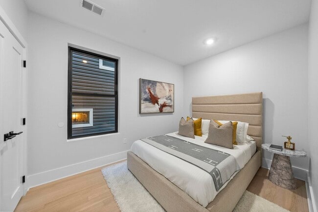 Building Photo - 124 Glenwood Ave