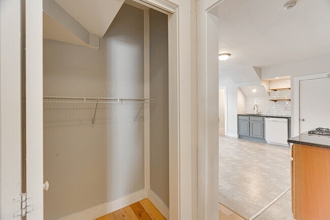 Building Photo - 14 Wheatland St