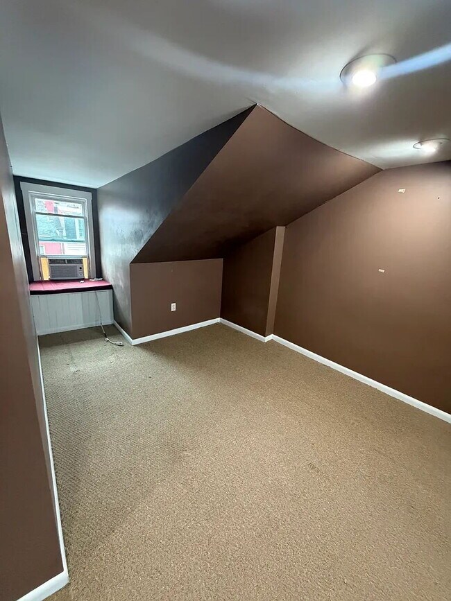 Building Photo - Charming 2BR South Side Home | Updated Kitchen w/ Dishwasher | Prime Pittsburgh Location