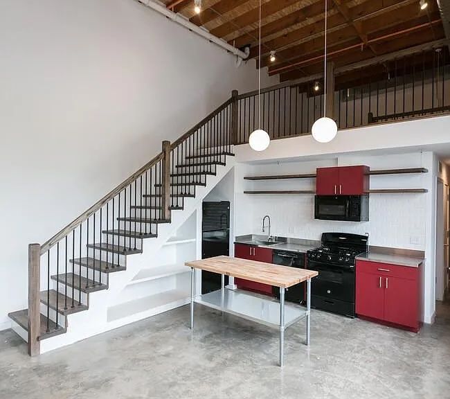 Building Photo - 207 E Baltimore Ave