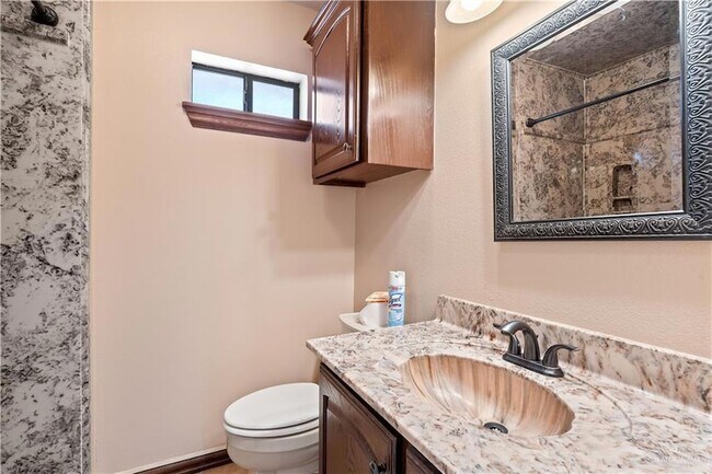 Building Photo - 307 Silverado Dr E