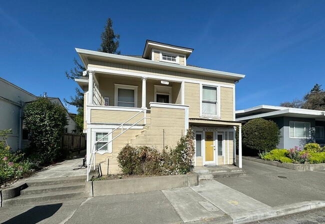 Primary Photo - 2033 Jefferson St