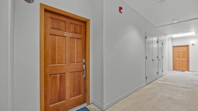 Building Photo - 2520 S Grand Ave