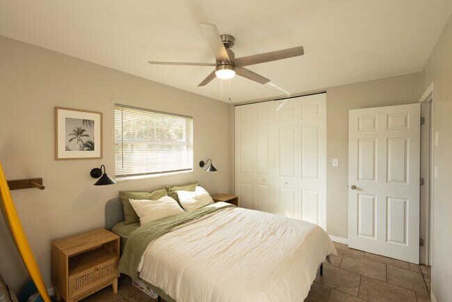 Building Photo - 650 S Park Ave