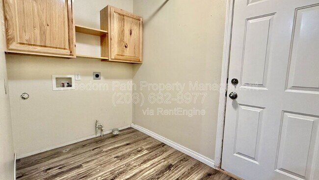 Building Photo - 2777 W Apperson Dr