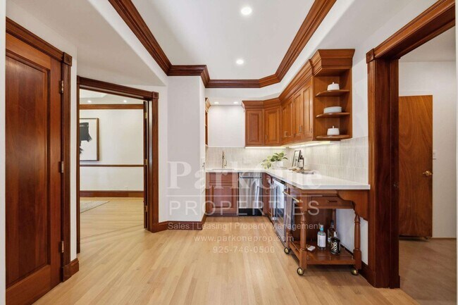 Building Photo - Short term, furnished possible for this magnificent home.
