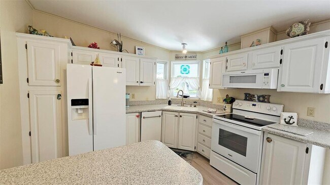 Building Photo - 9122 Kestral Cir