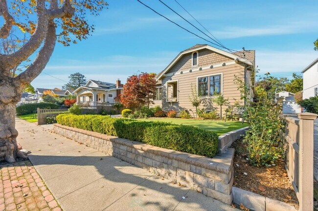 Building Photo - 1212 Mills Ave