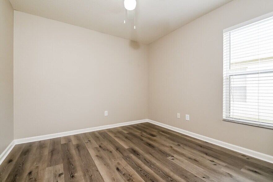 Building Photo - 11427 Misty Isle Ln