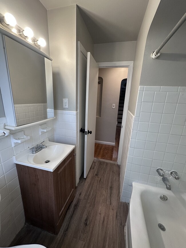 Building Photo - 1240 Avondale Rd