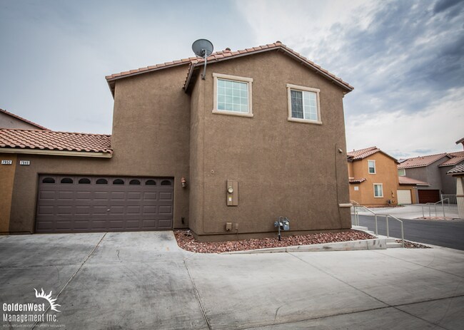 Building Photo - Lovely 3Bdm 2.5Ba TownHome in Great Northw...