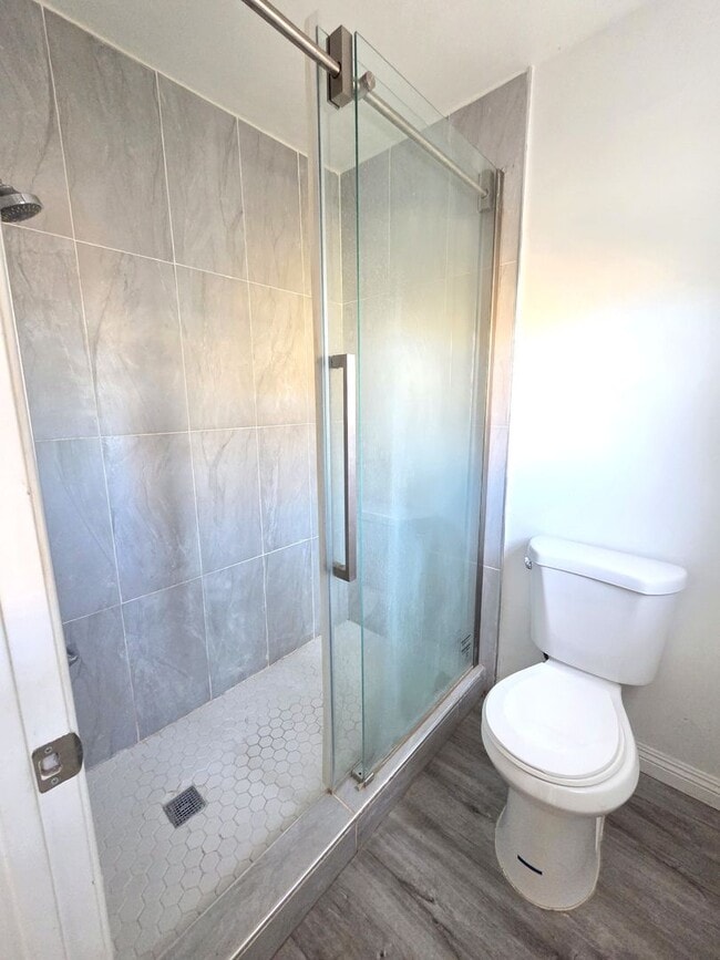 Building Photo - 4 Bd Room 2 Story House with Covered Patio