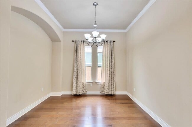 Building Photo - 15012 Iveans Way