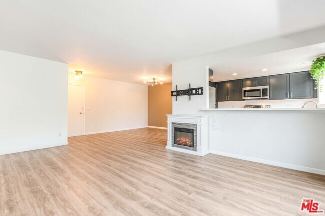 Building Photo - 5000 S Centinela Ave