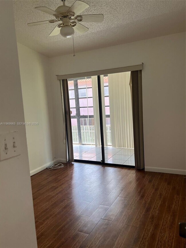 Building Photo - 20680 NE 4th Ct