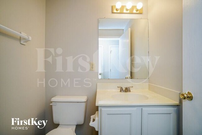 Building Photo - 851 Spivey Ln