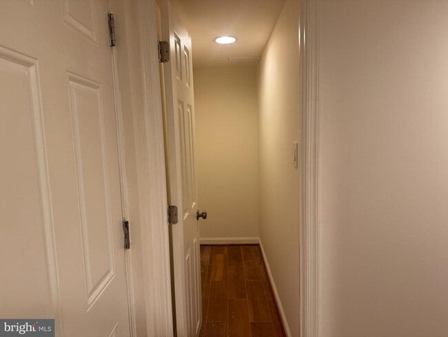 Building Photo - 3902 Hadley Square W