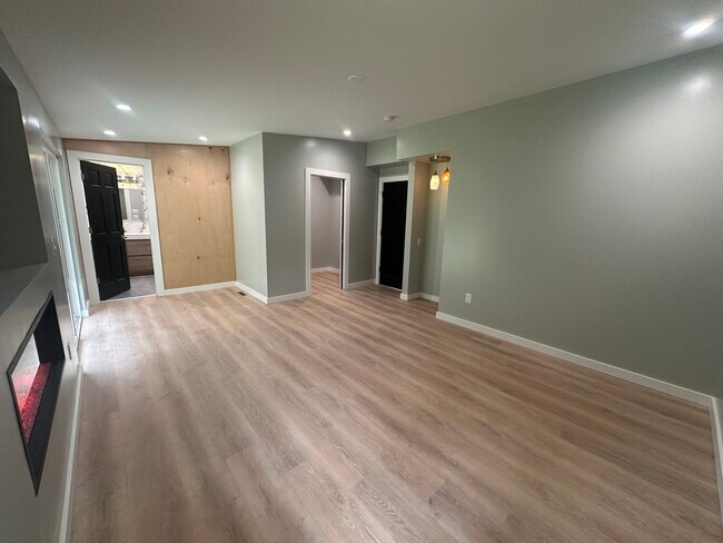 Building Photo - 4846 Ledge Ln