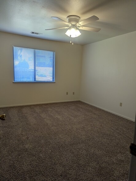 Building Photo - 850 Mission Sierra Ct