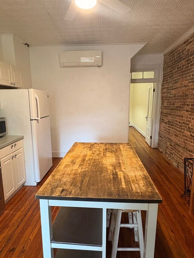 Building Photo - Gorgeous Hampden 2bd/2ba w/ Fin Bsmt, W/D, A/C and more! Available 5/1