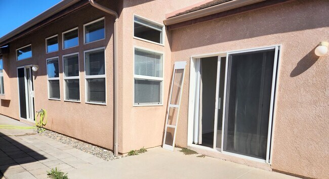 Building Photo - AG Single Story House