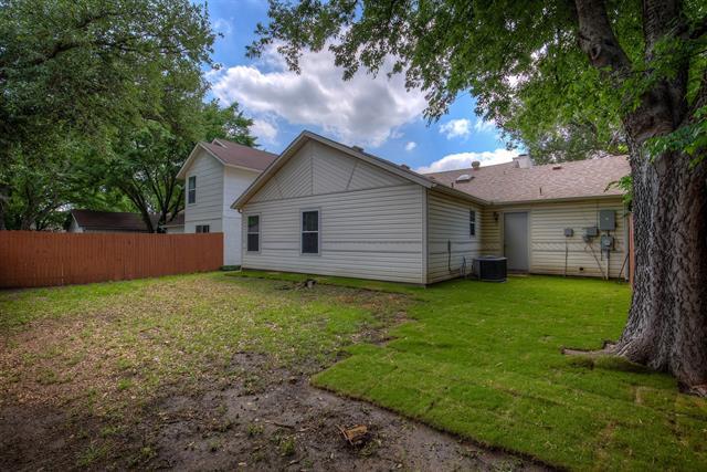 Building Photo - 5519 Bainbridge Dr