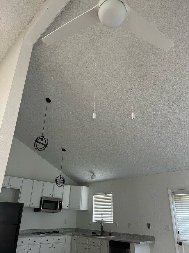 Building Photo - 1147 S Marshall St