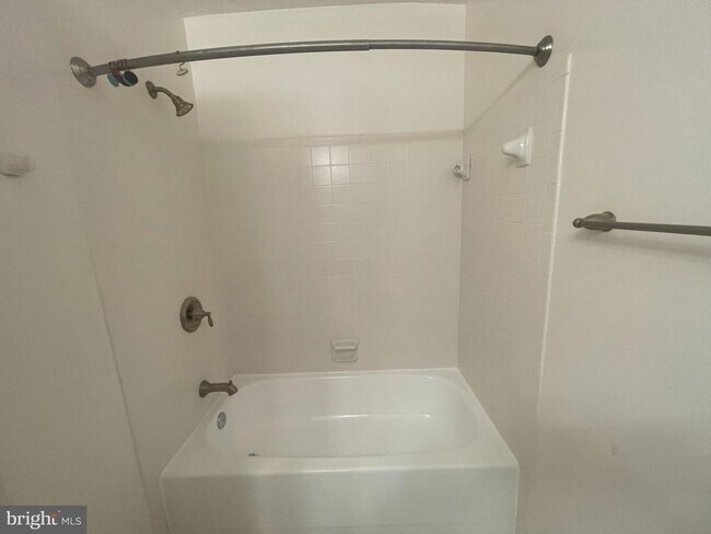 Building Photo - 10195 Valentino Dr